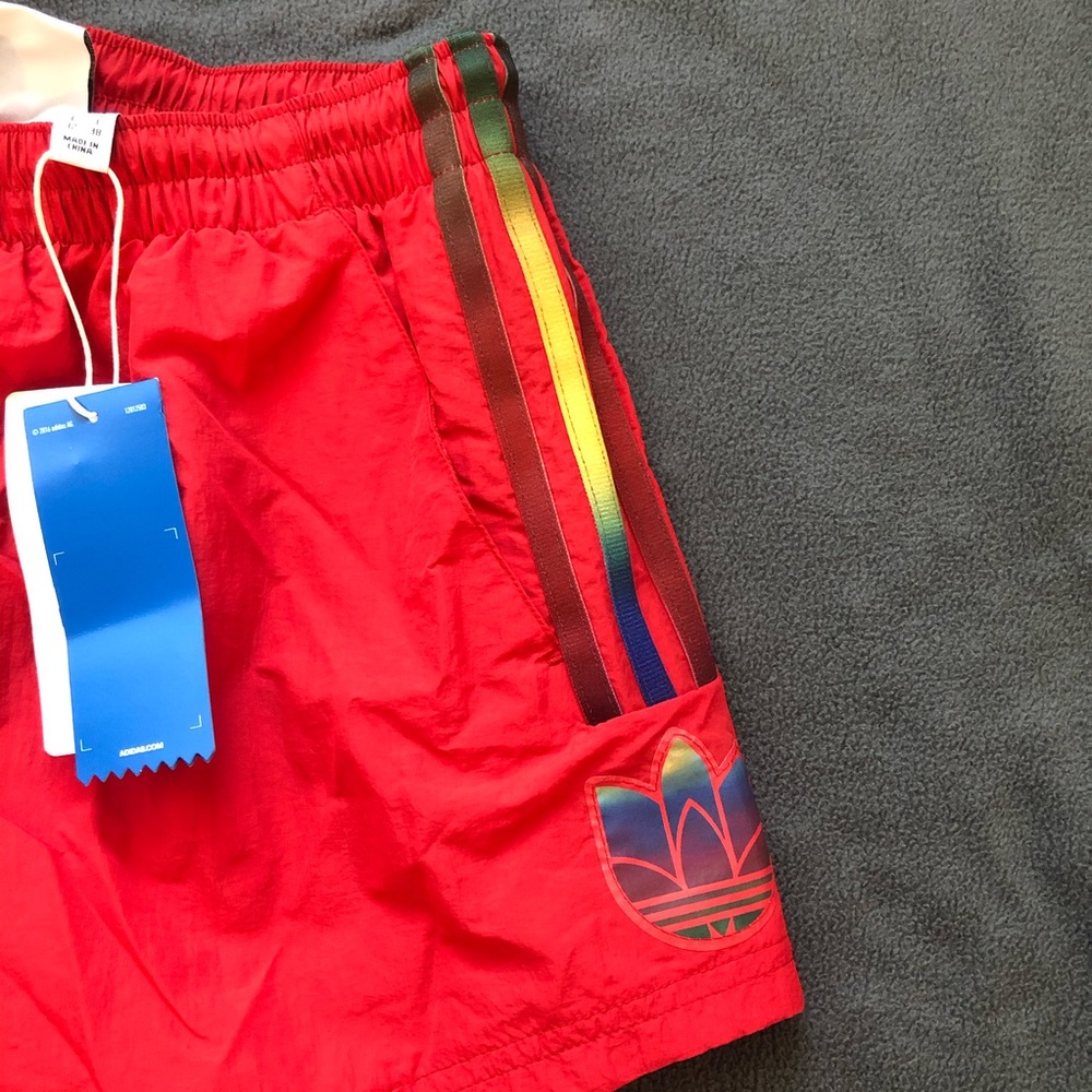 NWT Women’s Adidas Shorts (size xs), RARE - Picture 2 of 7